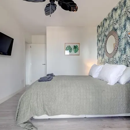 Apartment 3 Bedroom Semi Detached With Stunning Views!