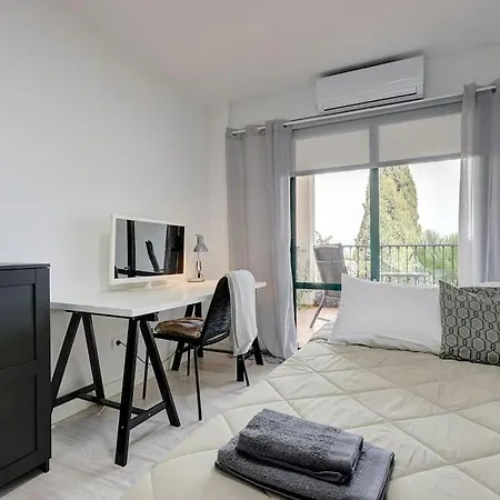 3 Bedroom Semi Detached With Stunning Views! Apartment *