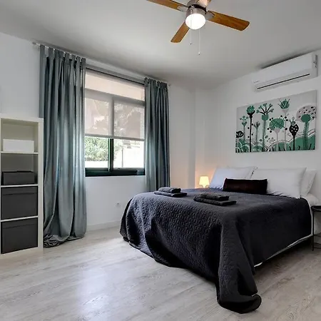 3 Bedroom Semi Detached With Stunning Views! Apartment *