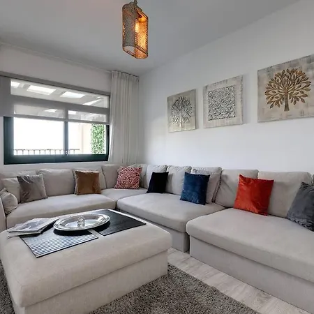 Apartment 3 Bedroom Semi Detached With Stunning Views!
