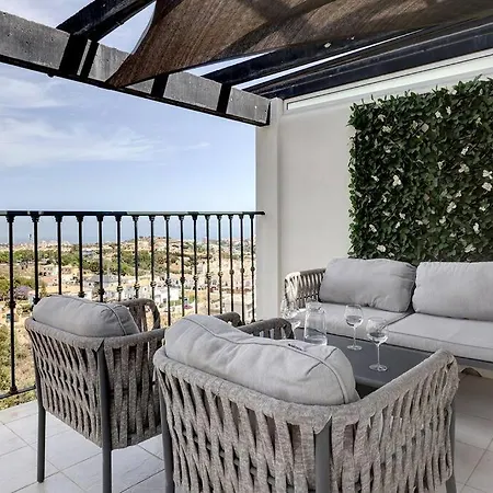 Apartment 3 Bedroom Semi Detached With Stunning Views!