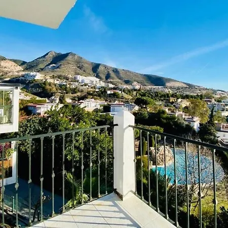 Apartment 3 Bedroom Semi Detached With Stunning Views!