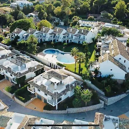 3 Bedroom Semi Detached With Stunning Views! Apartment
