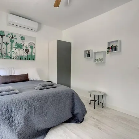 3 Bedroom Semi Detached With Stunning Views!